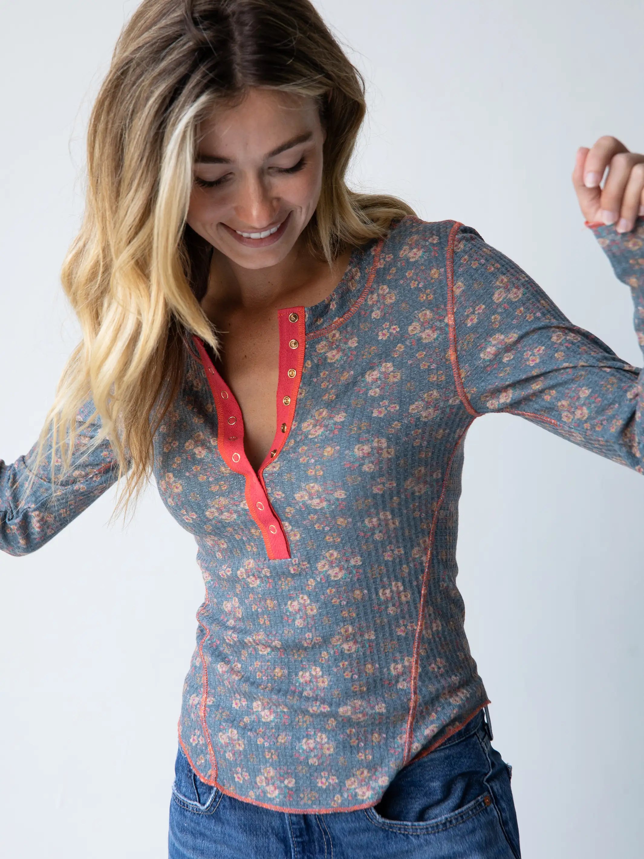 Early Bird Offer Reagan Thermal Henley - Slate Floral Blooms