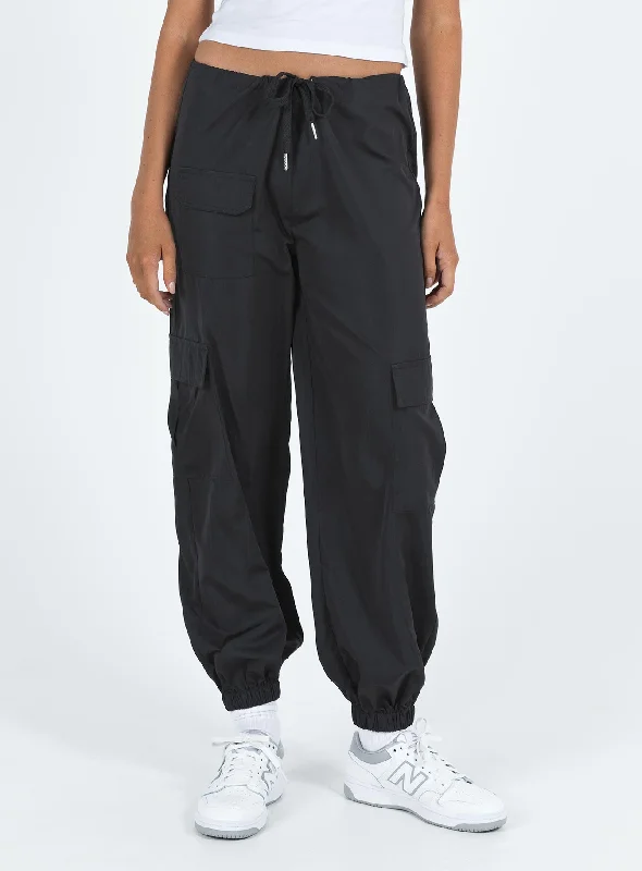 Chic Style, Always In Vogue Grattidge Cargo Pants Black