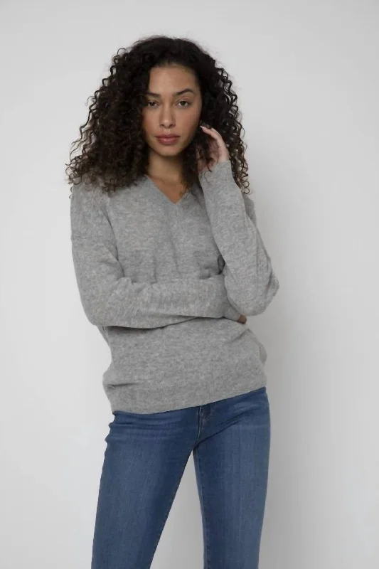 Chic Casual Wardrobe Essentials Londyn Sweater In Cement