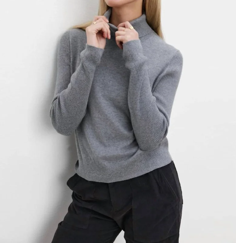 Chic Casual Wardrobe Essentials Korie Turtleneck Sweater In Medium Heather Grey