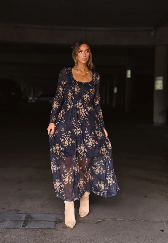 Relaxed Fashion Dark Romance Maxi Dress