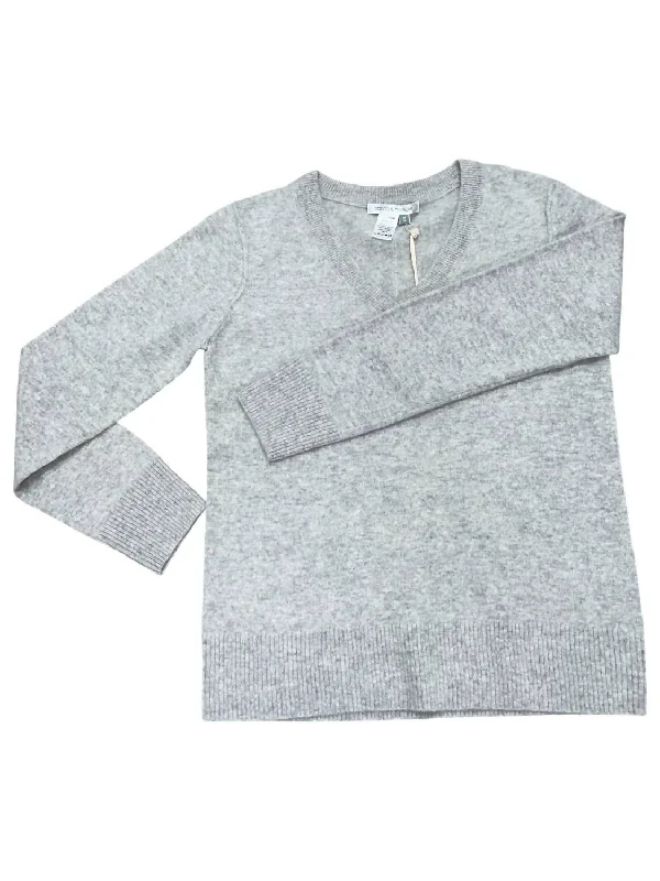 Fashion Forward Women's Classic Cashmere V Neck Sweater In Heather Grey