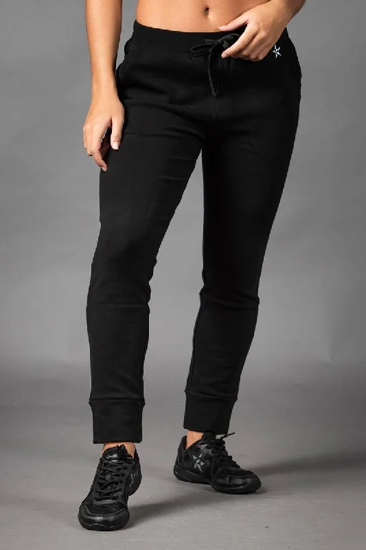 Fashion Essentials Restore Jogger in Black